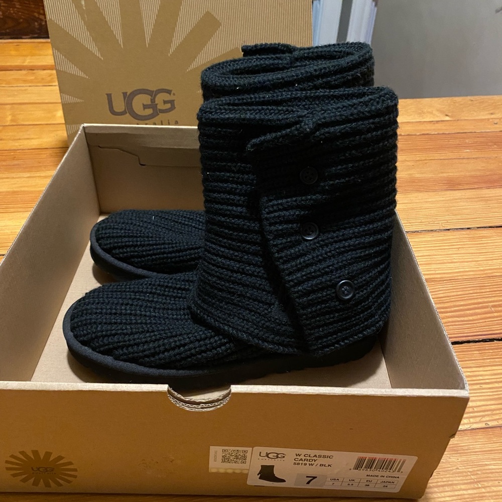 UGG classic Cardy size 7 - black